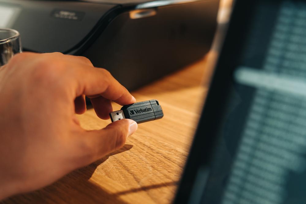 verbatim verbatim pendrive unità usb 2.0 pin stripe da 8 gb nera - foto 4