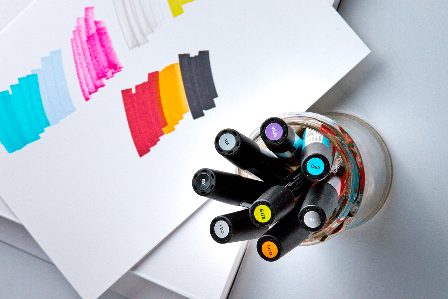 Blocco Fabriano layout con marker colorati per disegno grafico